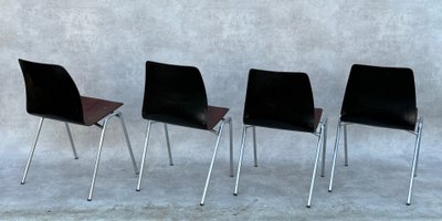4 stackable chairs