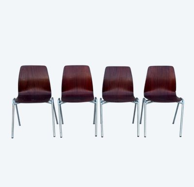 4 stackable chairs