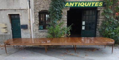Grande table de banquet ou de conférence, 7 mètres environ