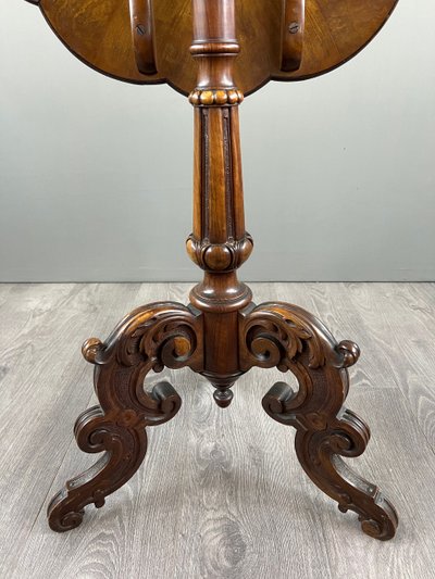 Guéridon anglais en marqueterie – XIXe siècle