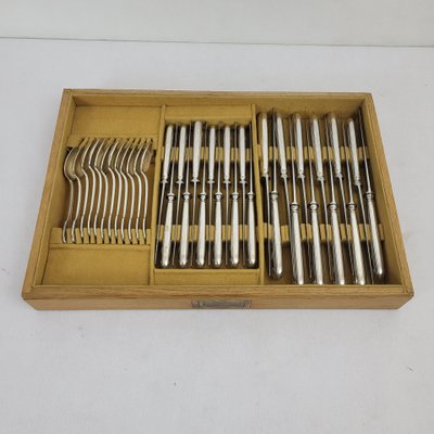 Boulenger 88-piece silver-plated metal cutlery set, shell model