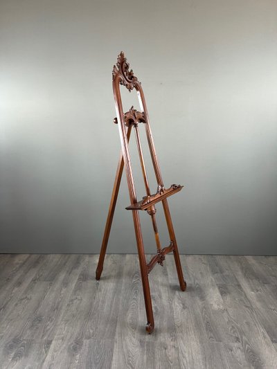 Chevalet de présentation en bois sculpté, XIXe siècle