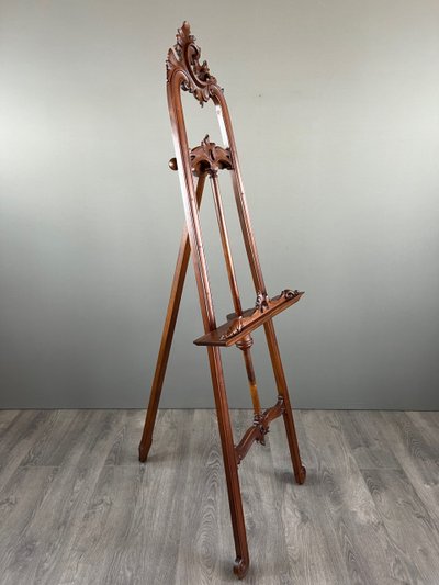 Chevalet de présentation en bois sculpté, XIXe siècle