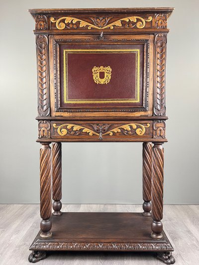 Sekretär aus geschnitztem und polychromem Holz im Neorenaissance-Stil, 19. Jahrhundert