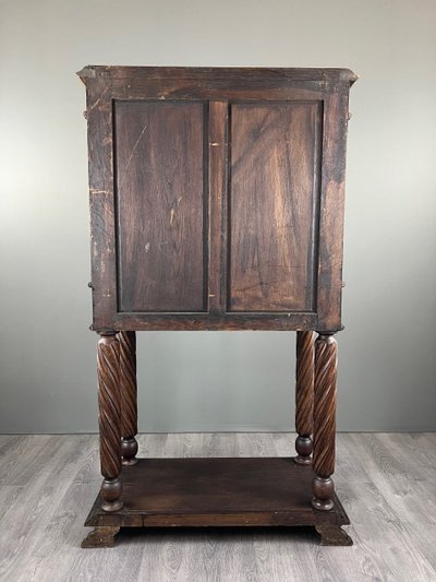 Sekretär aus geschnitztem und polychromem Holz im Neorenaissance-Stil, 19. Jahrhundert