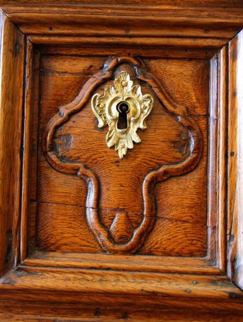 Cassettone in rovere Luigi XIV del XVII secolo