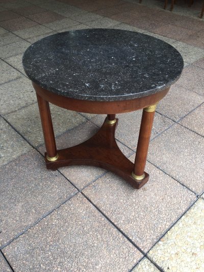Table basse ronde de style Empire