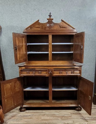 Mobiletto in noce a 4 pannelli in stile Luigi XIII