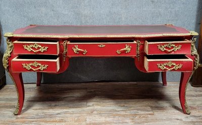 Large Louis XV Style Curved Center Desk In Red Lacquer And Gilded Bronze