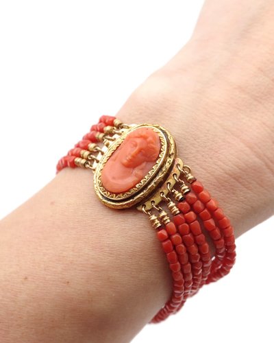 Bracciale antico in corallo con cammeo in oro 18k, perle di corallo, gioielli mediterranei, bracciale antico