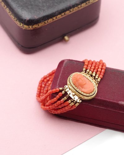 Bracciale antico in corallo con cammeo in oro 18k, perle di corallo, gioielli mediterranei, bracciale antico