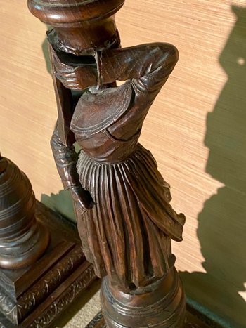 Sellette sen Eiche, die ein bretonisches Paar darstellt