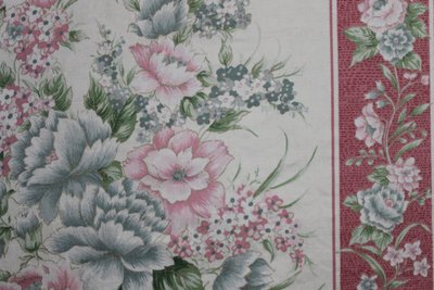 4 curtains with floral decoration in wide pink bands in Louis XVI style