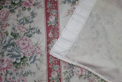 4 curtains with floral decoration in wide pink bands in Louis XVI style