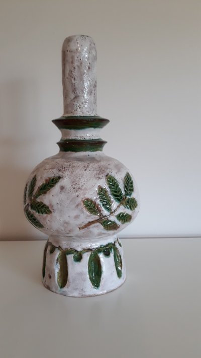 Ceramic lamp base with its sacrificed decoration
