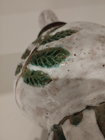 Ceramic lamp base with its sacrificed decoration