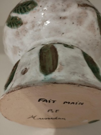 Ceramic lamp base with its sacrificed decoration