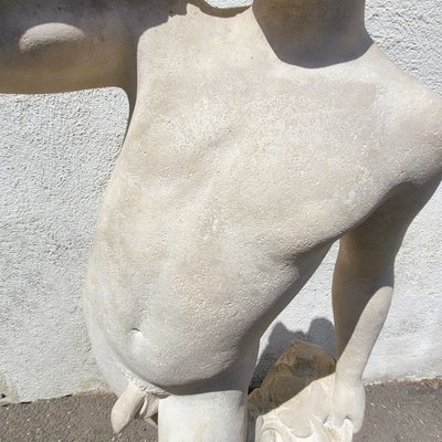 André Deluol, Uomo in piedi, scultura in pietra, XX secolo