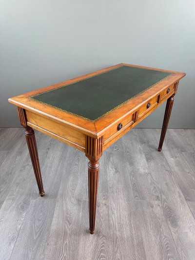 Bureau de style Louis XVI en bois, XXe siècle