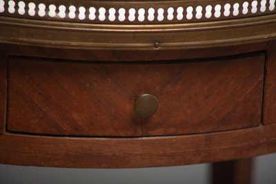 Coppia di tavolini Luigi XVI con piano in marmo – fine XIX secolo