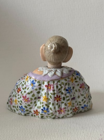 Chinese articulated magot in Meissen style porcelain, 19th century