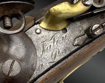 Pistola da ufficiale a pietra focaia, firmata FATOU a Parigi, Francia, XIX secolo