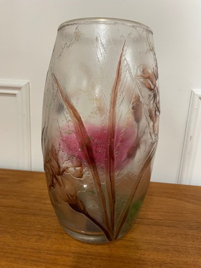 Vaso in vetro satinato Art Nouveau con decorazione a iris, periodo Art Nouveau