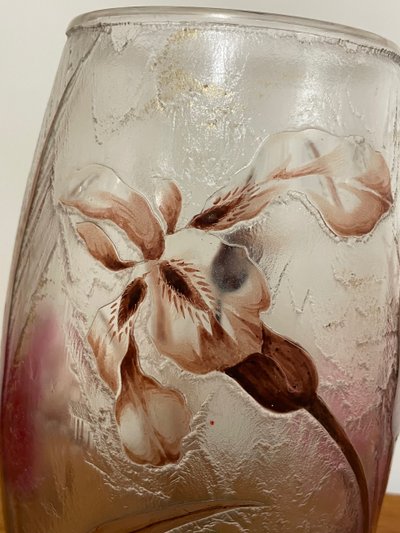 Vaso in vetro satinato Art Nouveau con decorazione a iris, periodo Art Nouveau