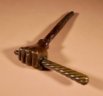 Sehr seltener einfacher Türgriff/Schloss aus Bronze, 17./18. Jahrhundert.