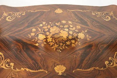 Petit bureau en bois, 20e siècle