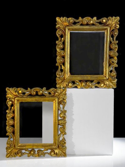 COPPIA DI CORNICI ROCOCÒ ITALIANE DEL XIX SECOLO IN LEGNO DORATO PER DIPINTI 15 CM X 12 CM