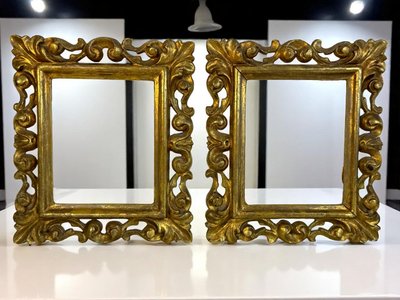 COPPIA DI CORNICI ROCOCÒ ITALIANE DEL XIX SECOLO IN LEGNO DORATO PER DIPINTI 15 CM X 12 CM