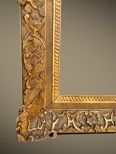 CADRE DU XIXe EN BOIS ET STUC DORÉ ESTAMPILLÉ POUR PEINTURE 67 CM X 56 CM