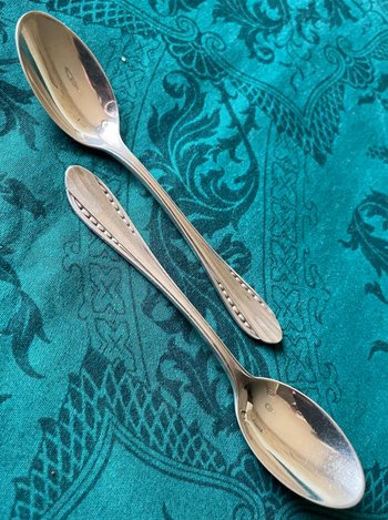 10 art deco teaspoons.