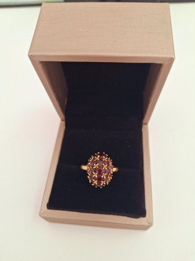 BAGUE or 18k ornée de magnifiques grenats