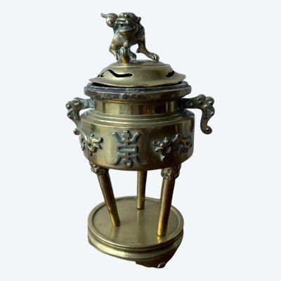 Brûle-parfum en bronze Indochine décor chien de Fo pied tripode