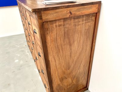Meuble de métier vintage à 24 tiroirs en pin massif – années 50