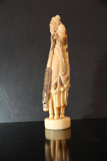 Chinesisches Okimono Elfenbein Figur Zhang Guolao 19. Jahrhundert