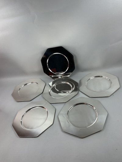 Octagonal presentation seats in silver-plated metal