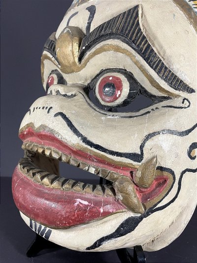 Indonesia, mid-20th century, mask from the Barong theater.