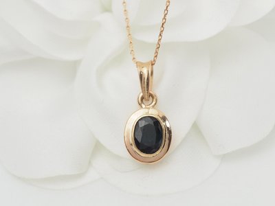 Collier pendentif en or rose et saphir 
