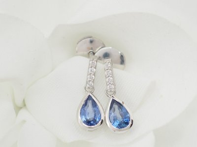 Boucles d'oreilles en or blanc, saphirs et diamants