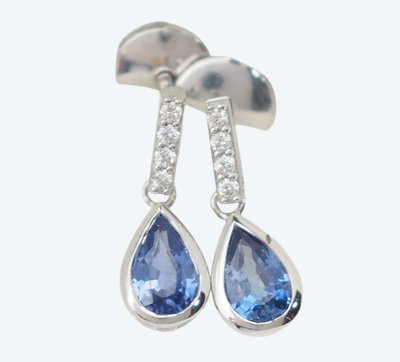 Boucles d'oreilles en or blanc, saphirs et diamants