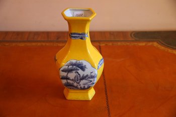 Chinese vase from the end of the 19th century