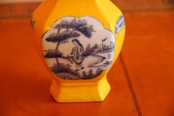Chinese vase from the end of the 19th century