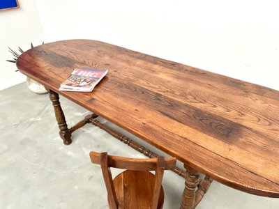 Large antique oval table in solid oak – Circa 1900