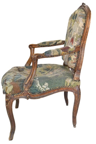 Poltrona cabriolet in stile Luigi XV con timbro MDLP di Martin Delaporte (morto nel 1756)