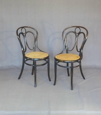 Deux chaises KOHN N°35, vers 1875 cannage neuf manuel- no Thonet