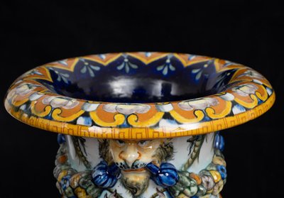 Paire de vases anciens signés "Ginori" 19ème siècle.