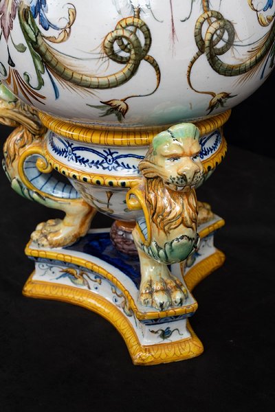 Paire de vases anciens signés "Ginori" 19ème siècle.